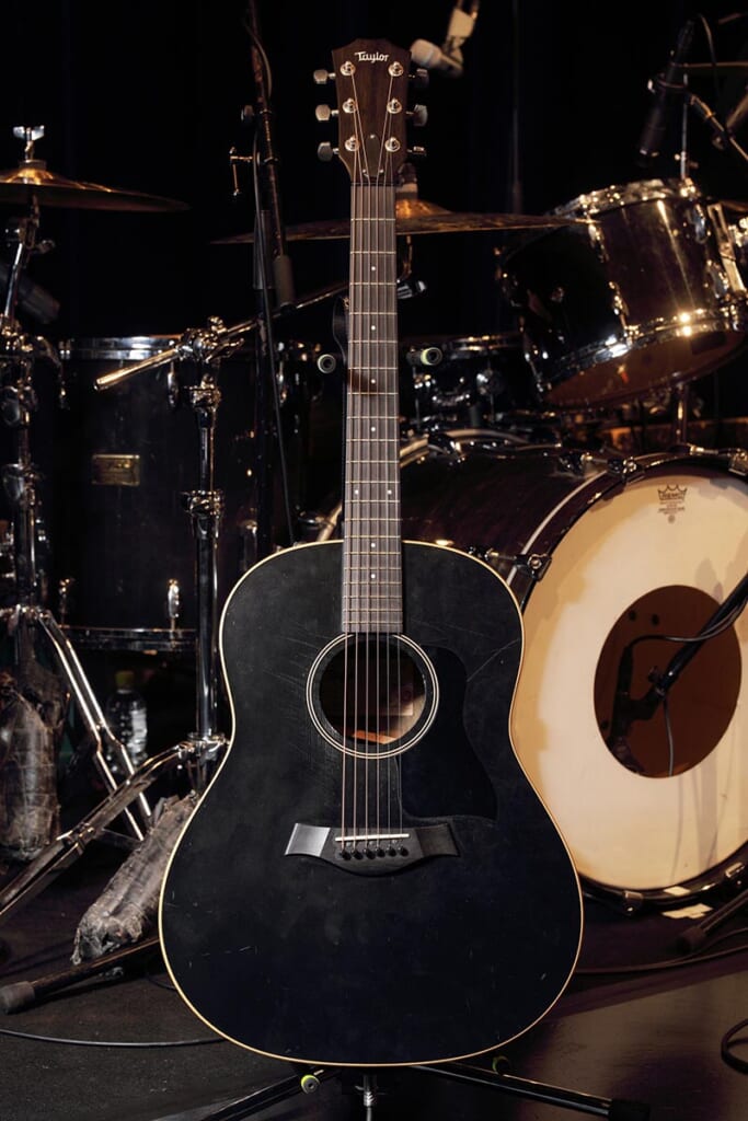 Taylor/AD17e Blacktop(前面)