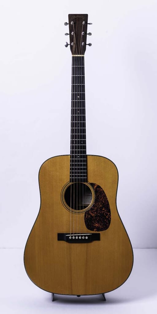 Martin/D-18 Golden Era(前面)