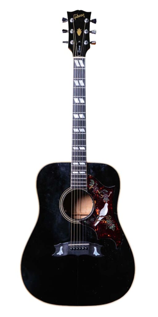 KUREI's 1977 Gibson／DOVE（前面）