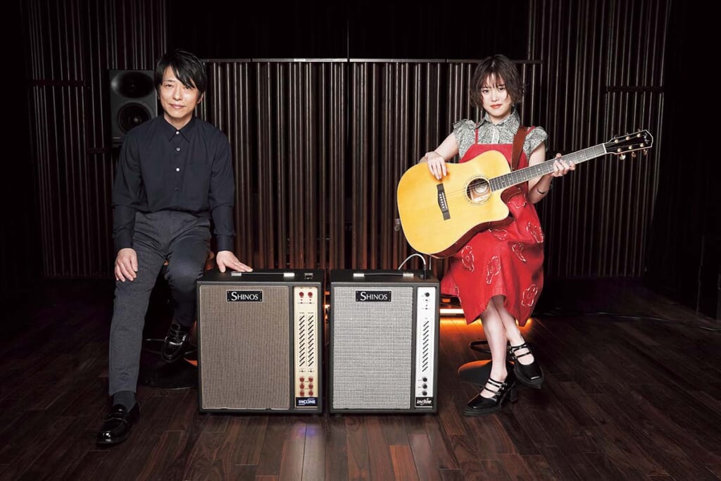 篠原勝(左)、Rei(右)