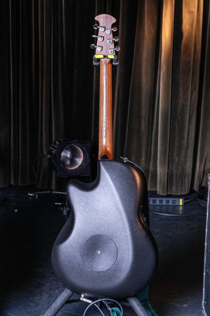 Ovation/Adamas Custom(背面)