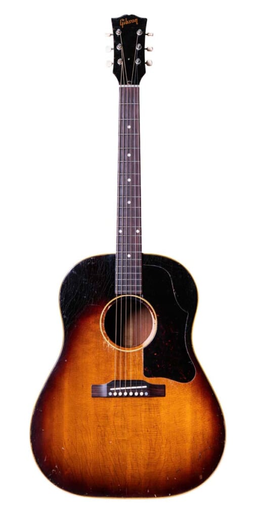 Gibson/J-45(前面)