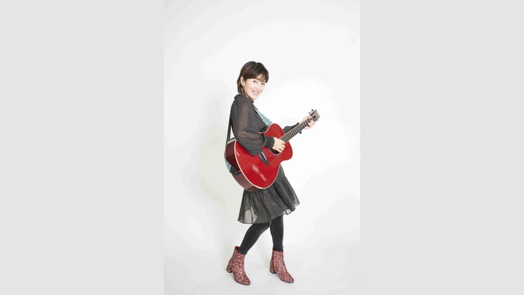 荻野目洋子のライブが11月に横浜・大阪で開催　アコギ／ウクレレの弾き語りにも注目！