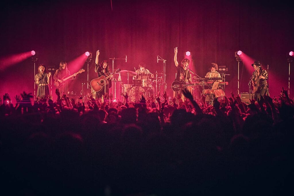 GLIM SPANKY
