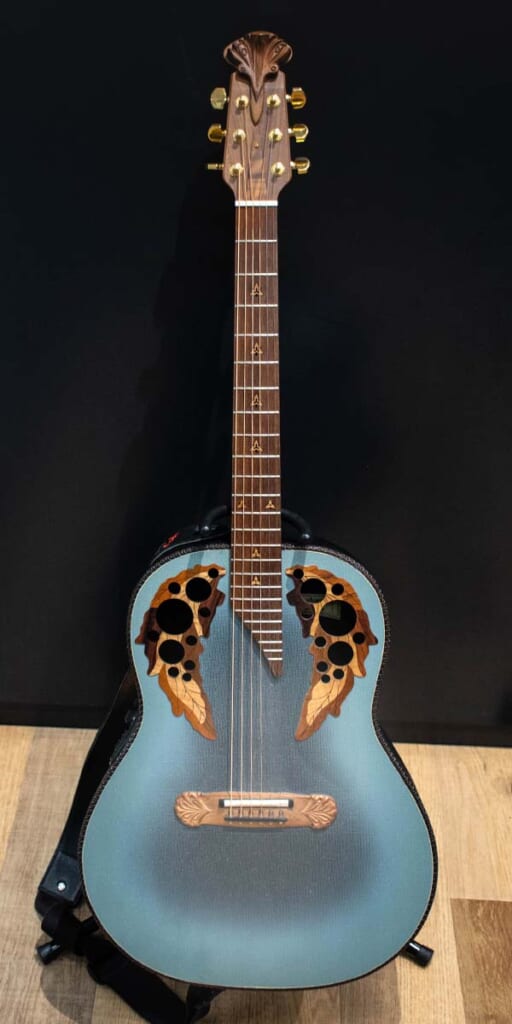 Ovation／Adamas 1687GT（前面）