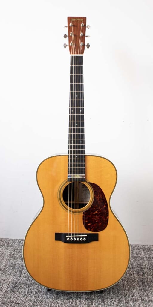 Martin/000-28EC(前面)